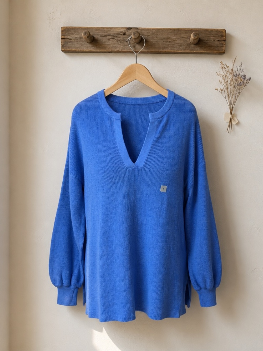 LOFT Outlet Women’s Sz Small Blue Notched V Neck Balloon Sleeve Sweater $54.99